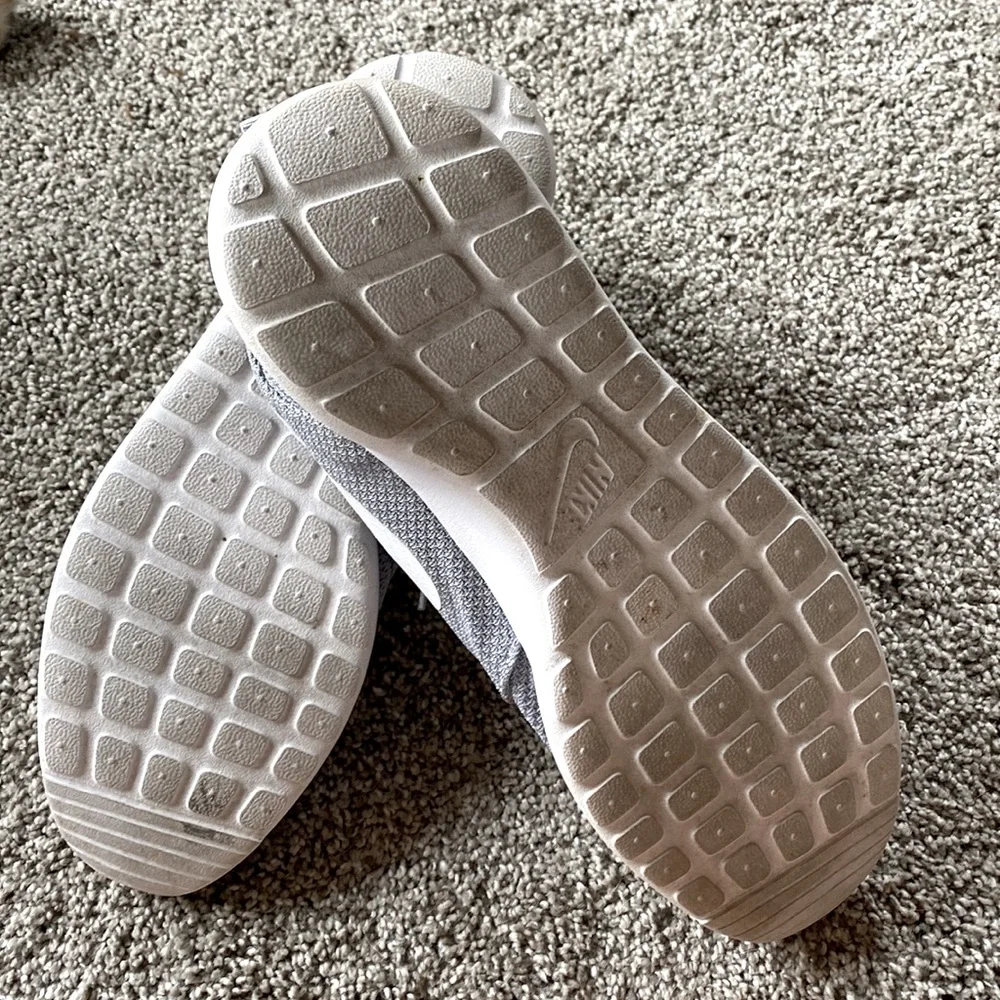 Men’s Nike Grey Shoes - Picture 4 of 5